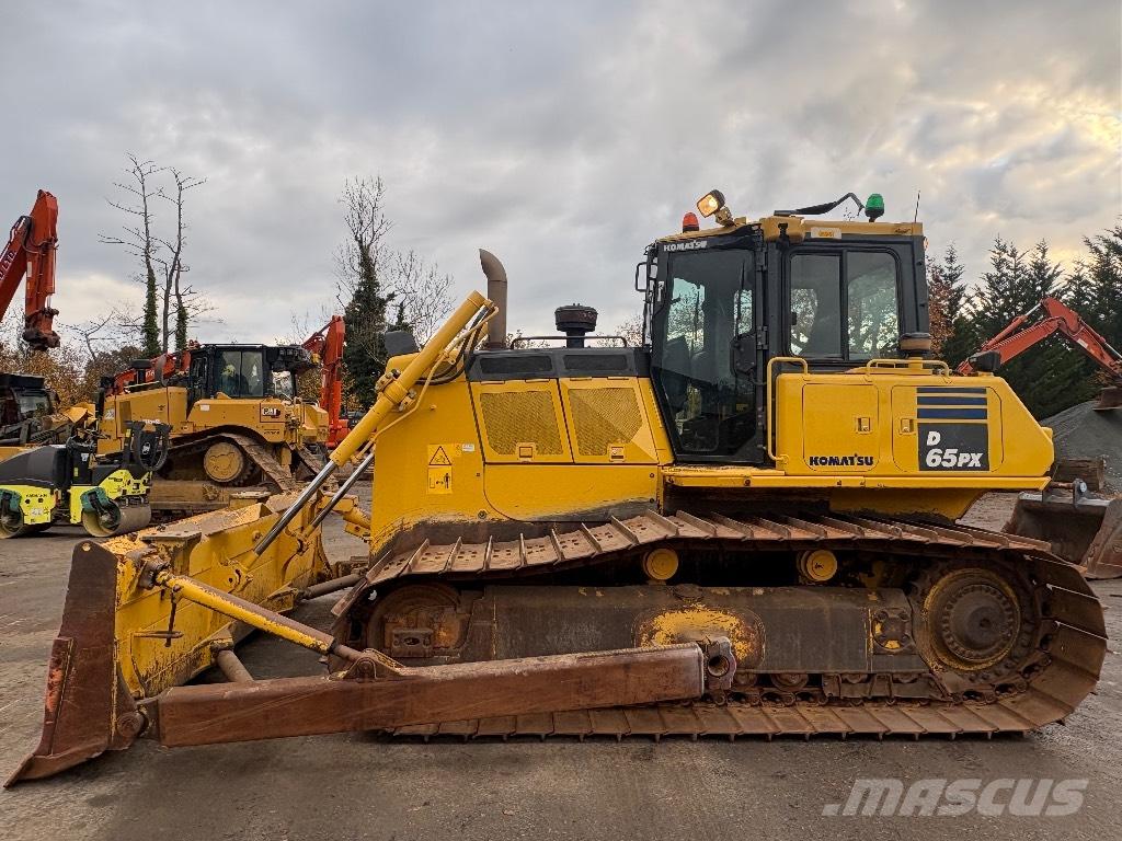 Komatsu D65PX-18 Buldooserid