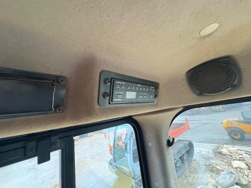 Komatsu D65PX-18 Buldooserid