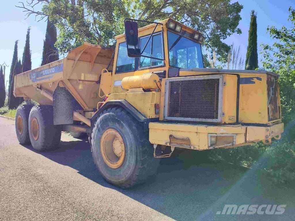 Volvo A 25 C Liigendraamiga pinnaseveokid