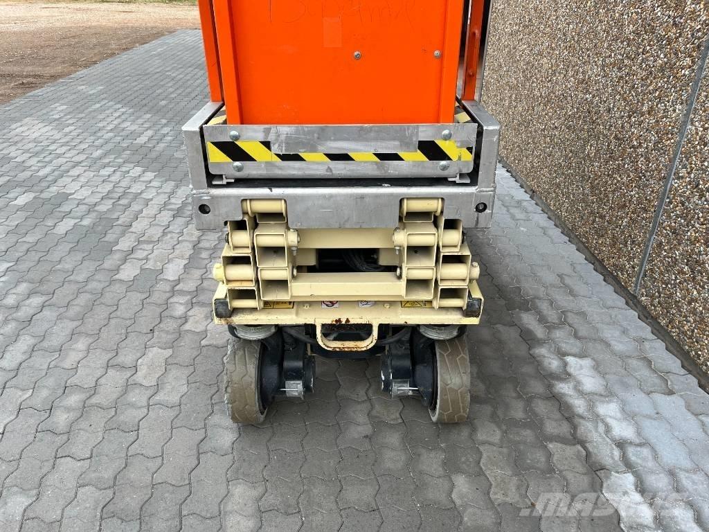 JLG 1930 ES Käärtõstukid