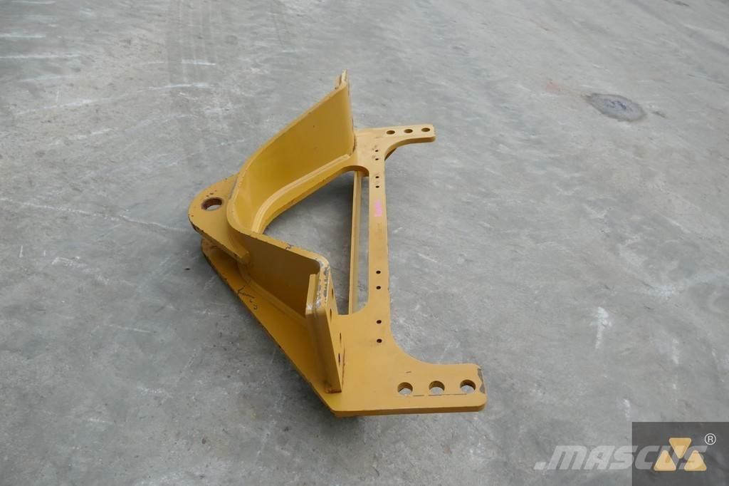 CAT 140M3 Drawbar Muud osad