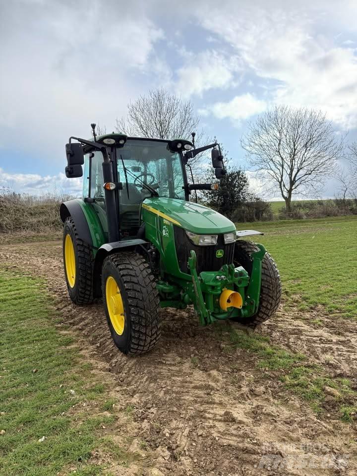 John Deere 5100 R Traktorid