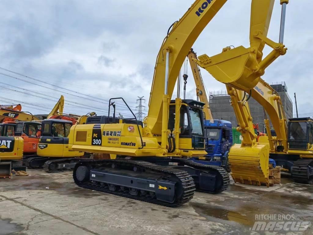 Komatsu PC 300 Roomikekskavaatorid
