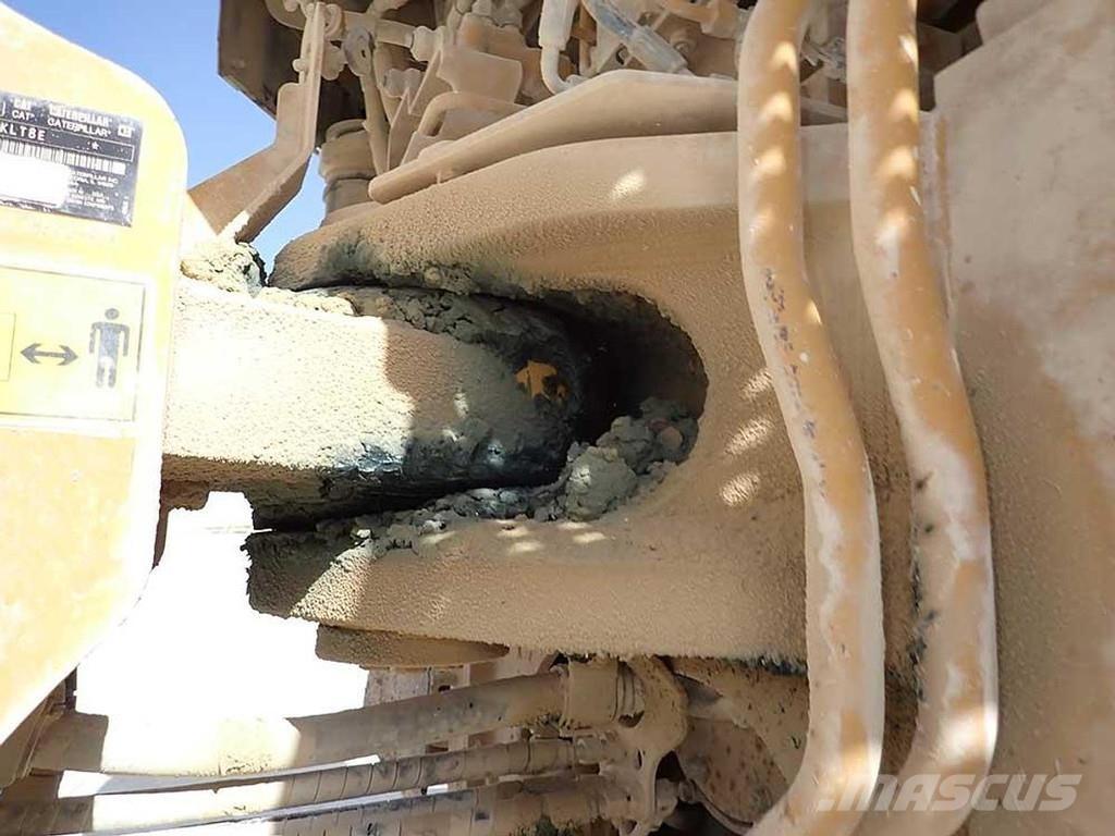 CAT 988K Rataslaadurid