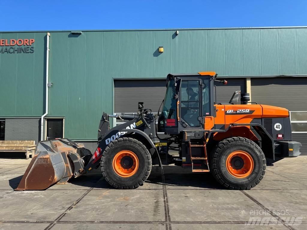 Doosan DL250-7 Rataslaadurid