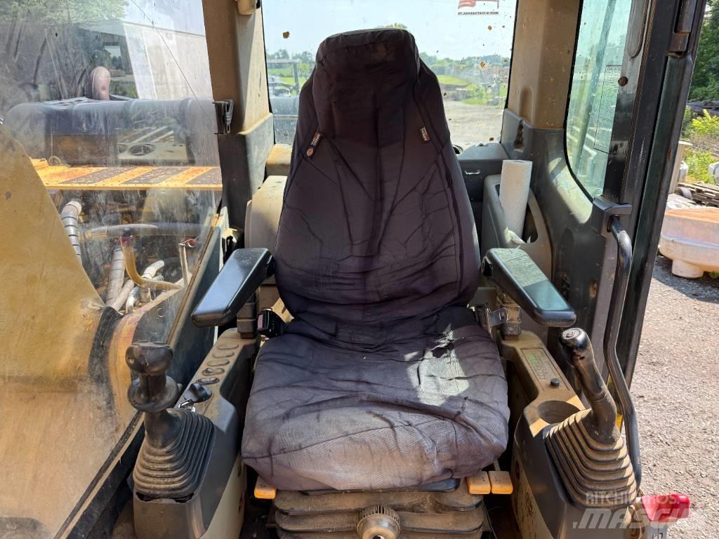 Komatsu PC 200 LC-8 Roomikekskavaatorid