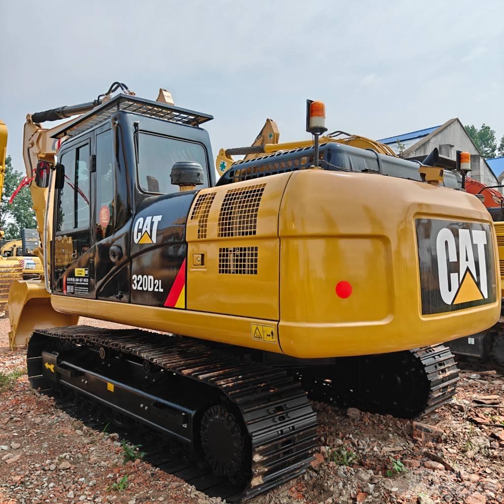 CAT 320D2L Roomikekskavaatorid