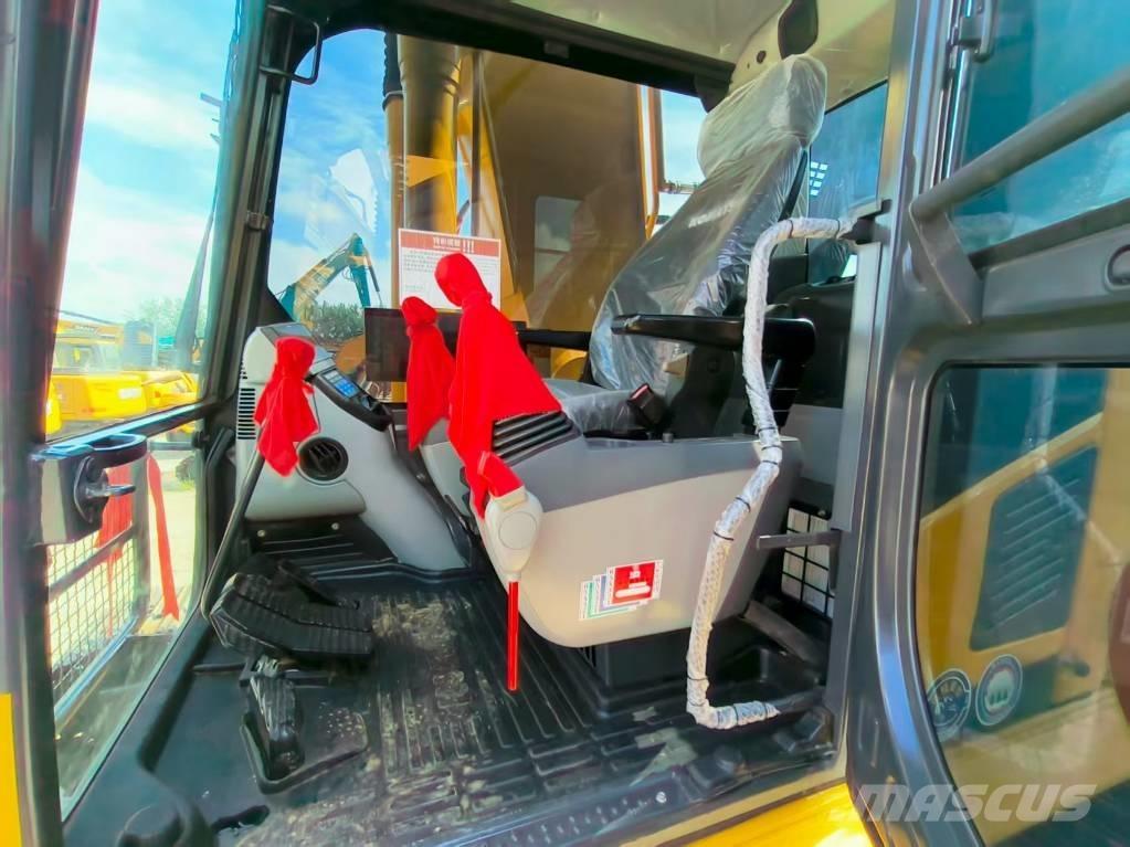 Komatsu PC 220-8 Roomikekskavaatorid