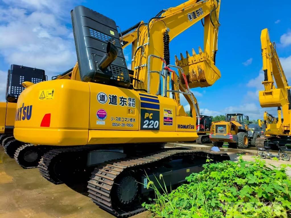 Komatsu PC 220-8 Roomikekskavaatorid