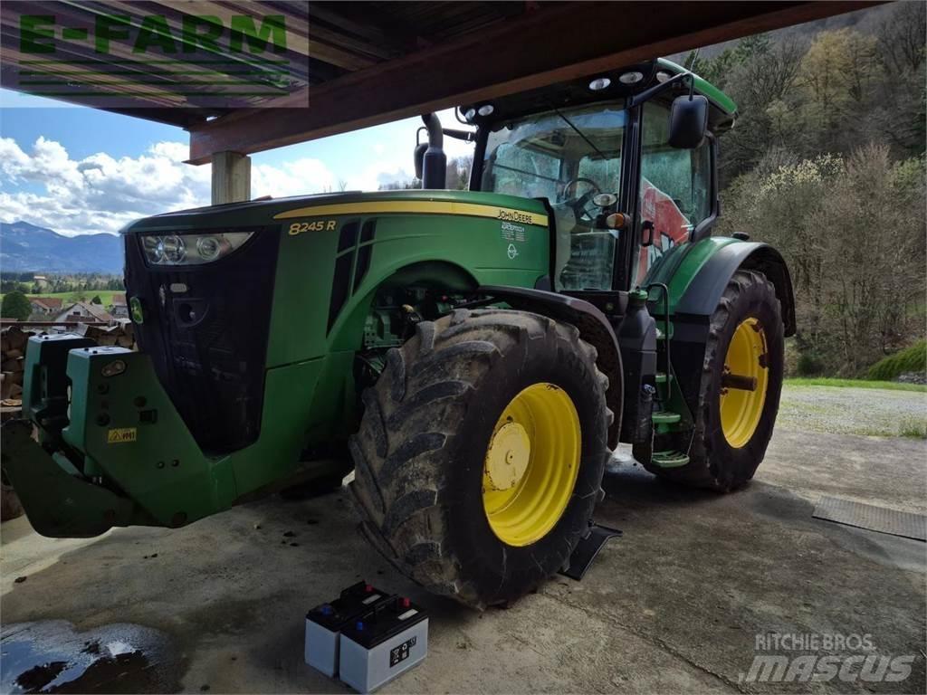 John Deere 8245 R Traktorid
