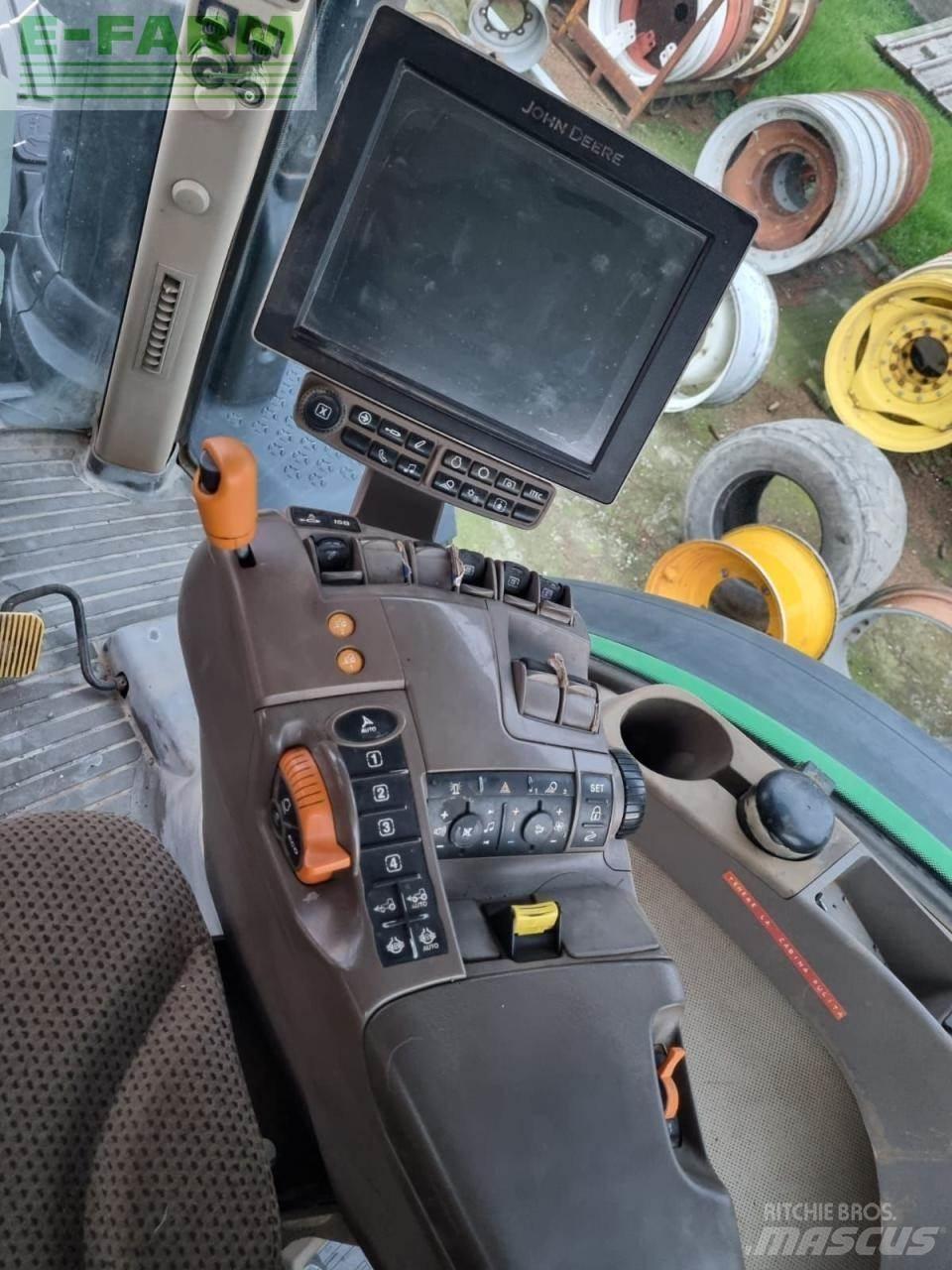 John Deere 8245 R Traktorid