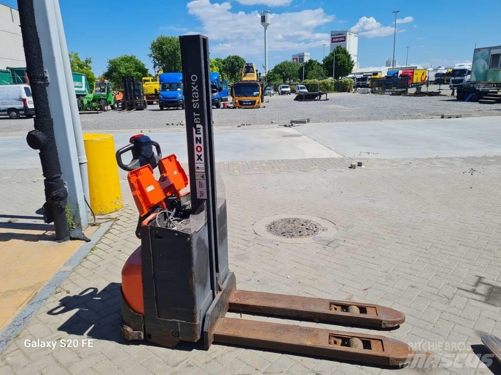 Toyota SWE080L Järelkäidavad virnastajad