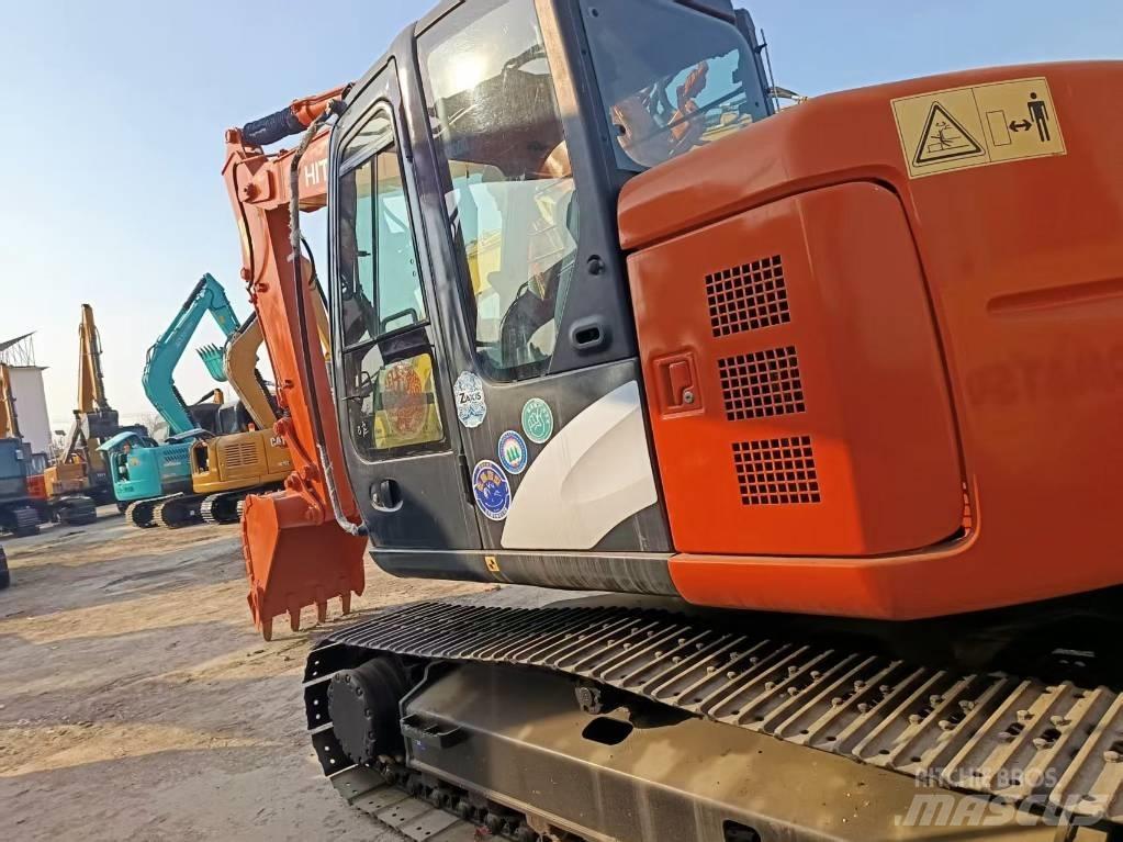 Hitachi ZX135 Roomikekskavaatorid