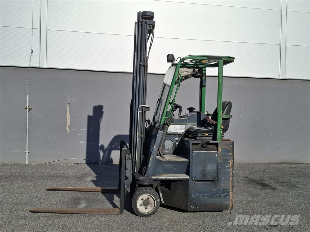 Combilift C3000CB Neljasuuna lükandmastiga tõstukid