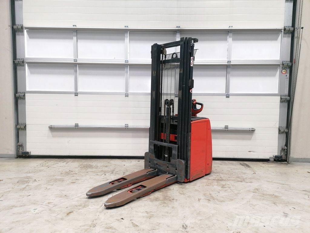 Linde L14 Järelkäidavad virnastajad