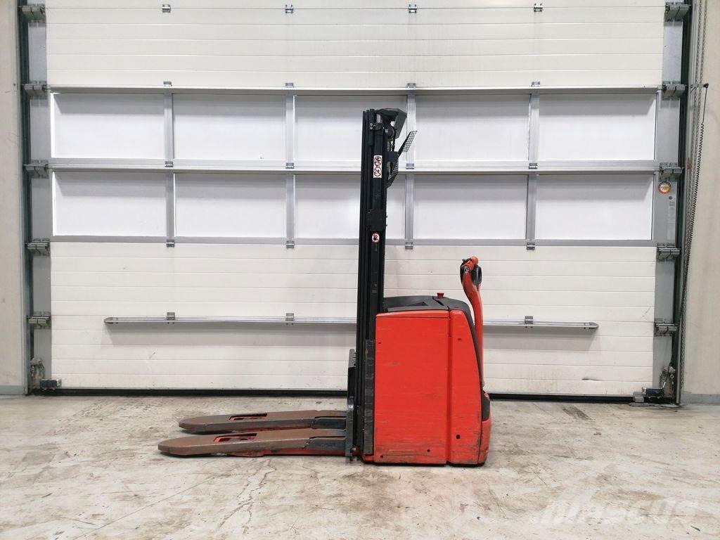 Linde L14 Järelkäidavad virnastajad