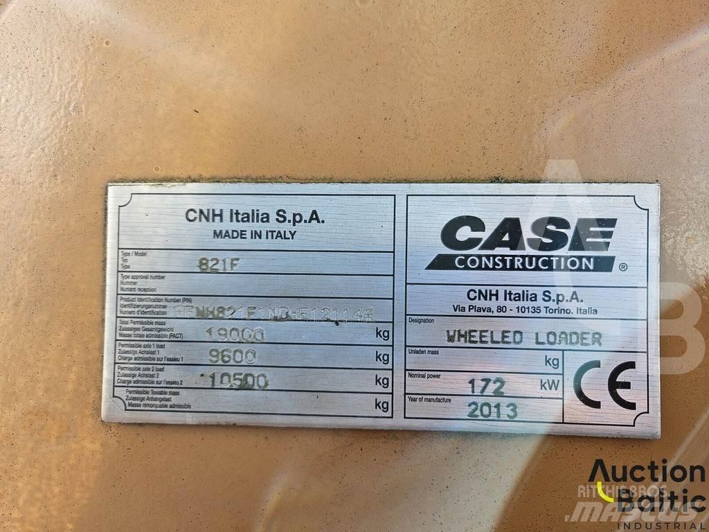CASE 821 F Rataslaadurid