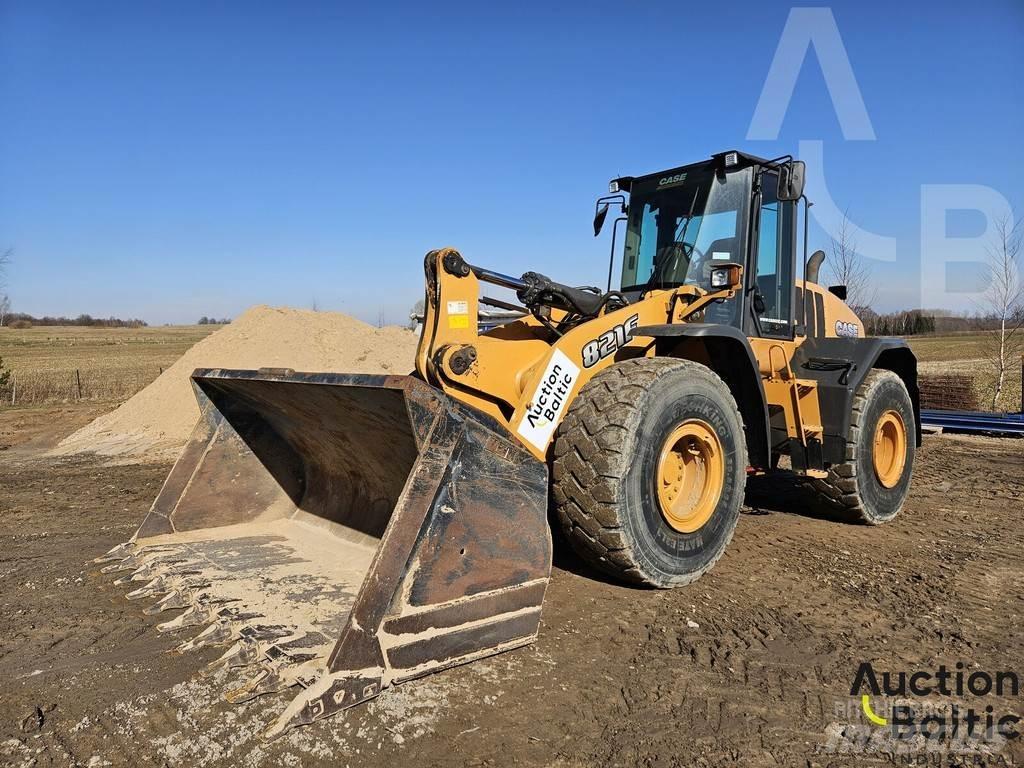 CASE 821 F Rataslaadurid