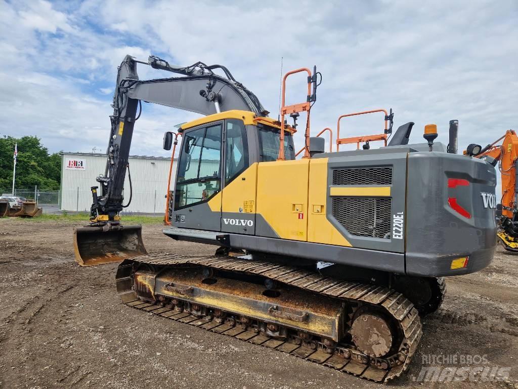 Volvo EC220EL Roomikekskavaatorid