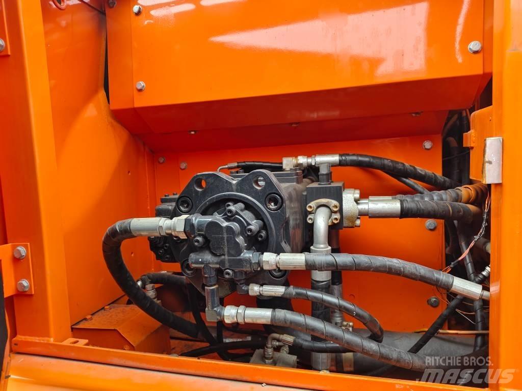 Doosan DX 225 LC-9C Roomikekskavaatorid