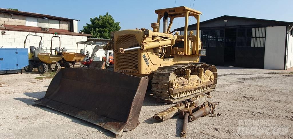 CAT D 7 E Buldooserid