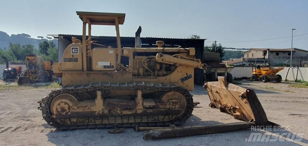 CAT D 7 E Buldooserid