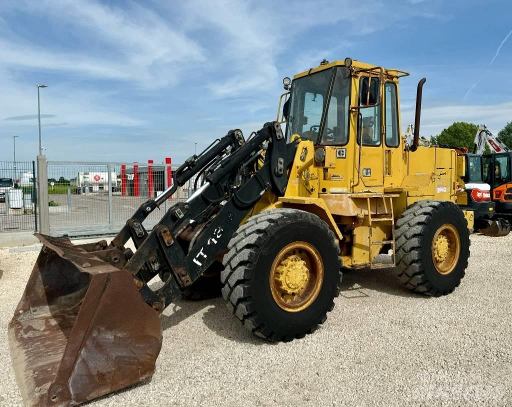 CAT IT 18 B Rataslaadurid