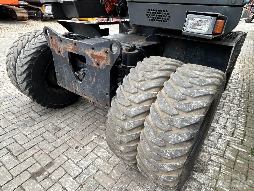 Hitachi ZX 140 W Ratasekskavaatorid