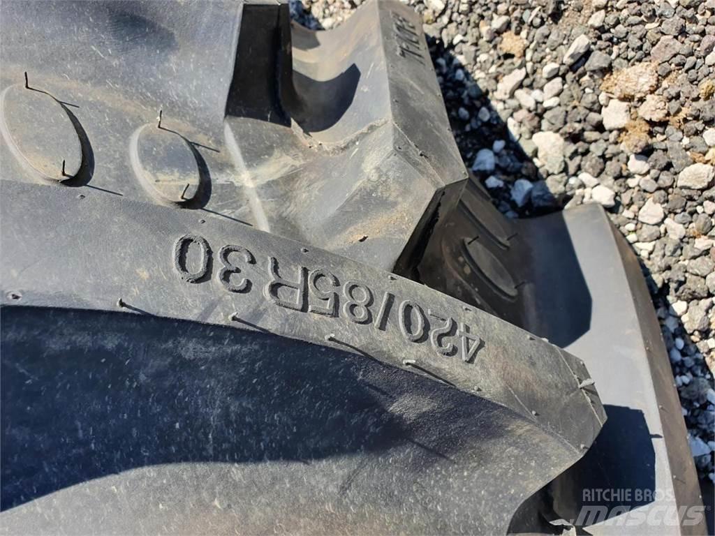 BKT 420/85R30 Rehvid, rattad ja veljed