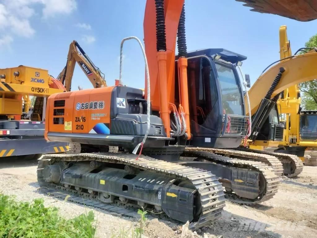 Hitachi ZX 210 Roomikekskavaatorid