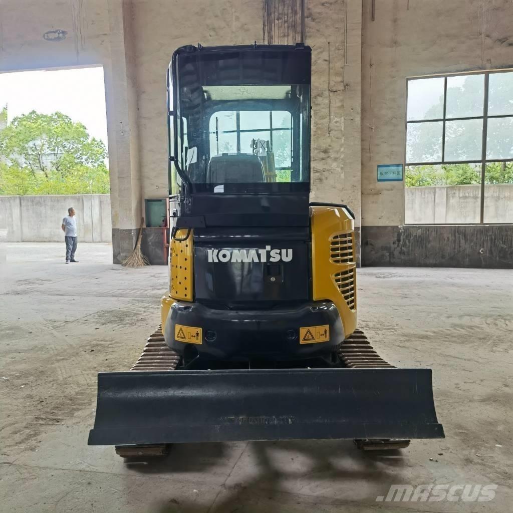 Komatsu PC30 Roomikekskavaatorid