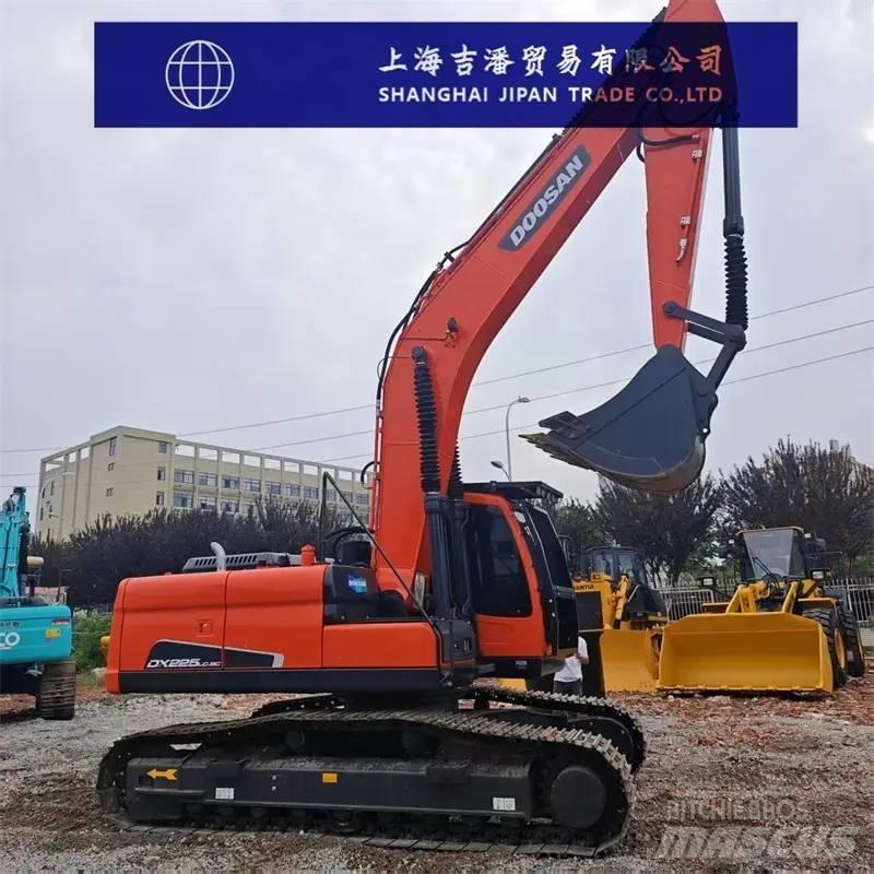 Doosan DX 225 Roomikekskavaatorid