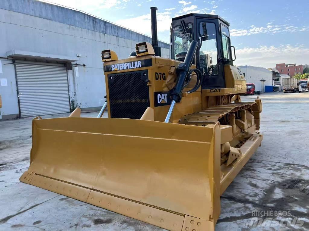 CAT D7G Buldooserid