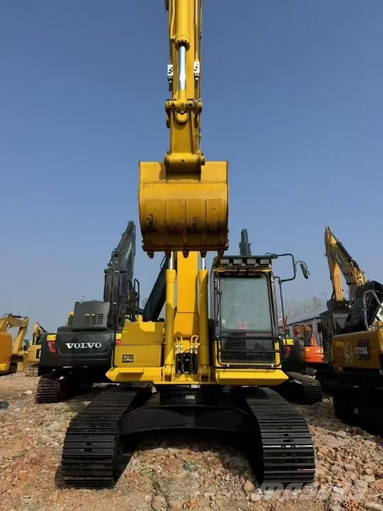 Komatsu PC 220-8 Roomikekskavaatorid