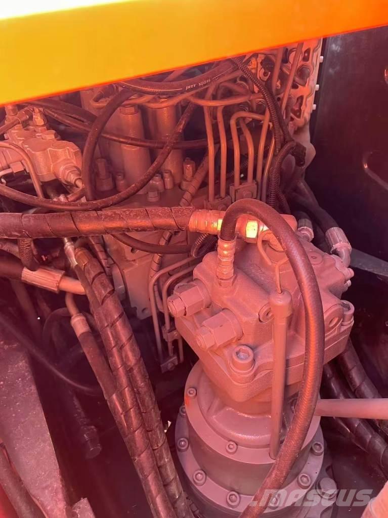 Hitachi ZX 120 Roomikekskavaatorid