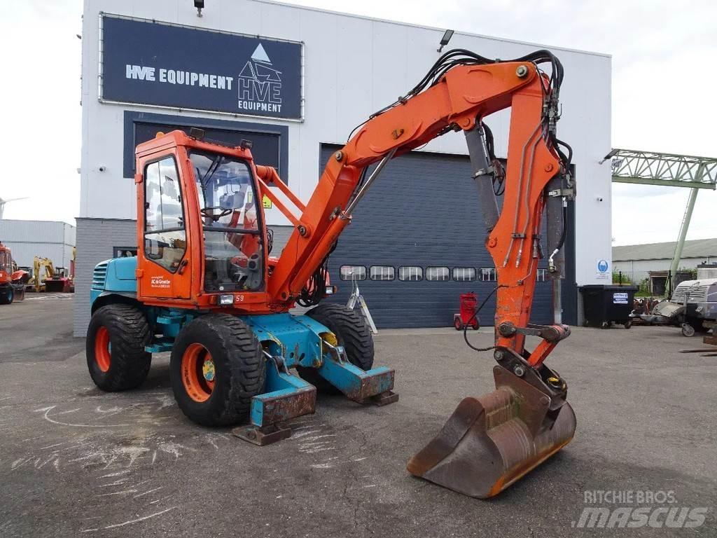 Mecalac 12MXT Ratasekskavaatorid