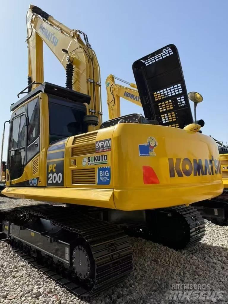 Komatsu 200-8 Roomikekskavaatorid