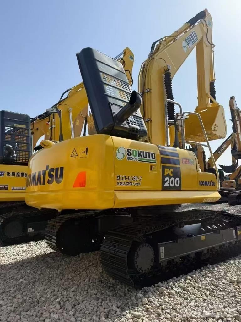 Komatsu 200-8 Roomikekskavaatorid