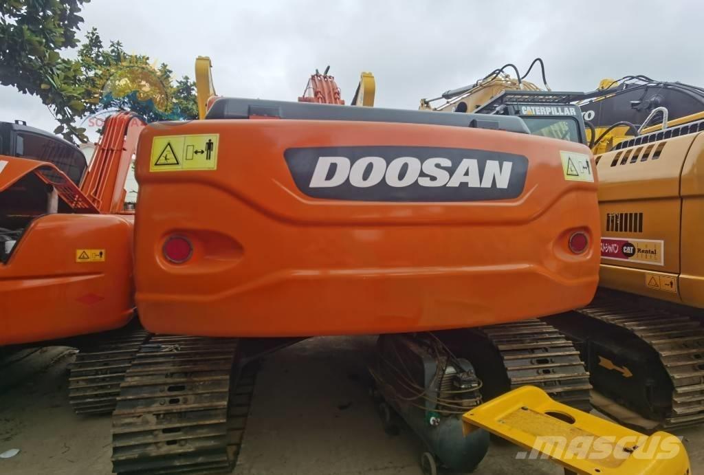 Doosan DX 225 LC Roomikekskavaatorid