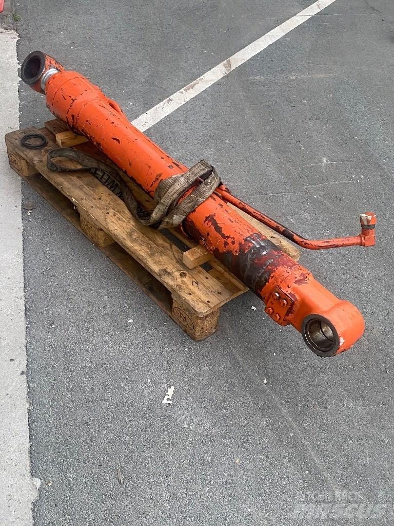 Hitachi ZX 250 LC Roomikekskavaatorid