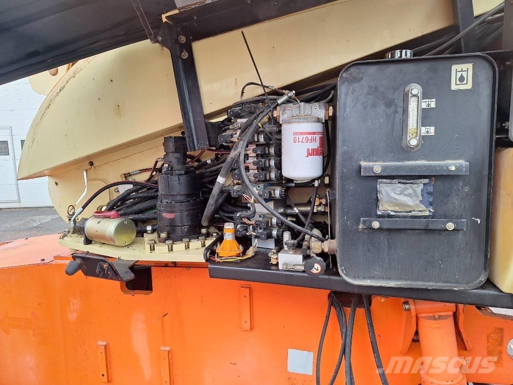 JLG 660 SJ 4x4x4 Iseliikuvad poomtõstukid