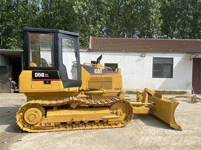 CAT D5G Buldooserid