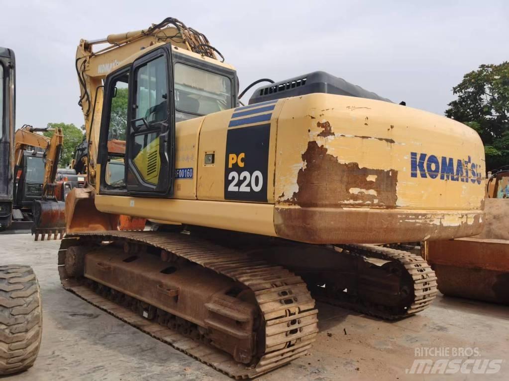 Komatsu PC 220-7 Roomikekskavaatorid