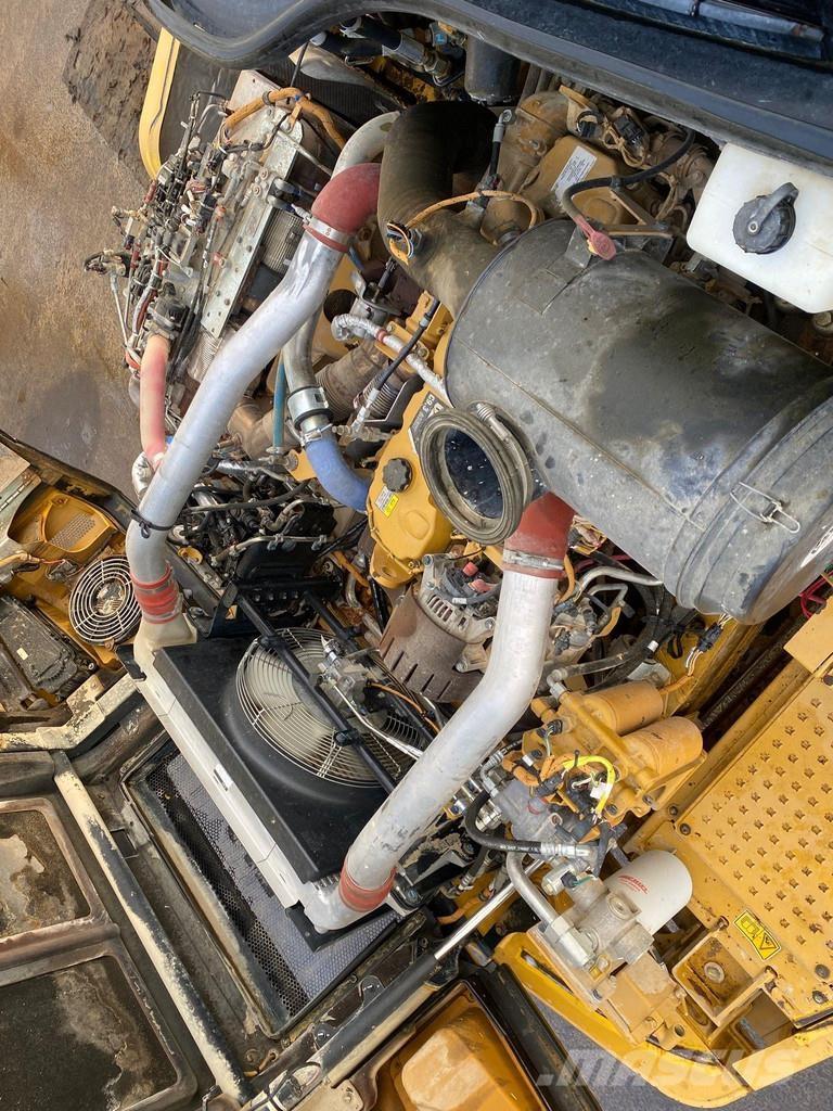 CAT 725C2 NVT Liigendraamiga pinnaseveokid