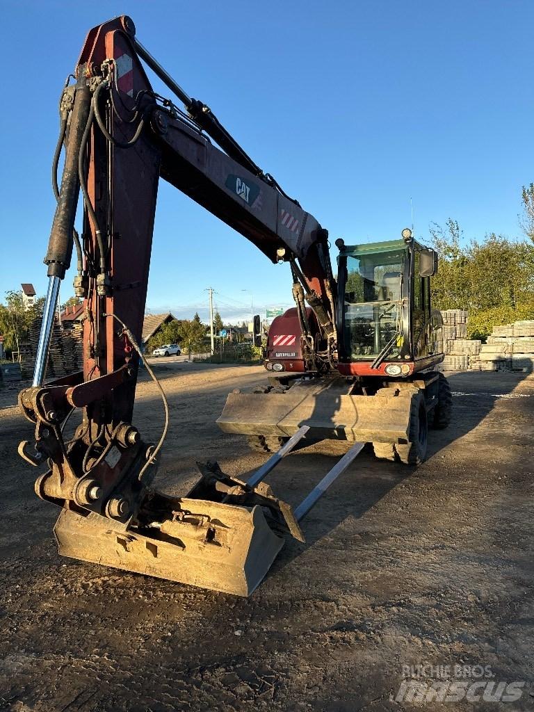 CAT 313 D Ratasekskavaatorid