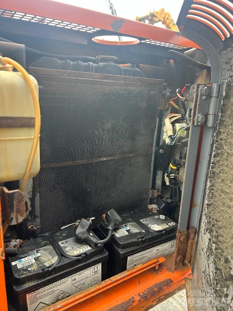 Hitachi EX 60-1 Roomikekskavaatorid