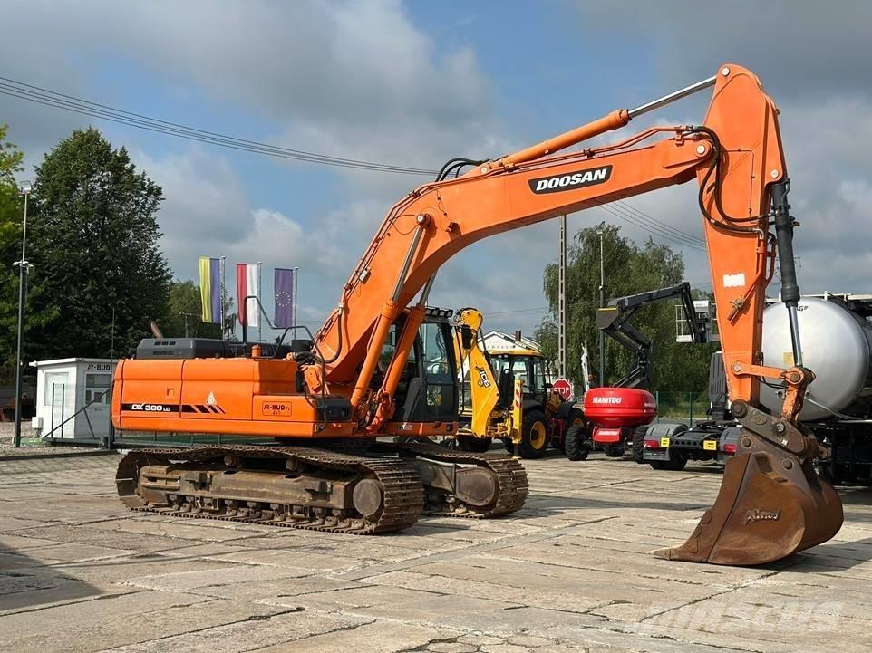 Doosan DX 300 LC-3 Roomikekskavaatorid