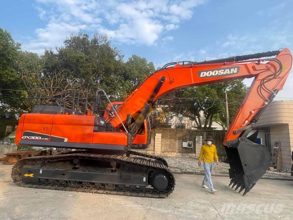 Doosan DX 300 Roomikekskavaatorid