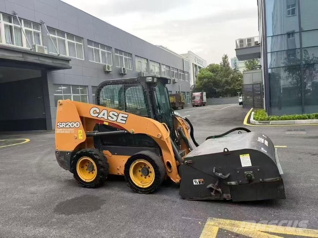 CASE SR 200 Kompaktlaadurid