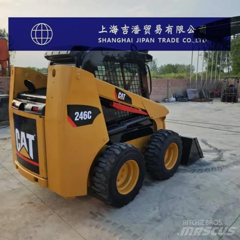 CAT 246 C Kompaktlaadurid